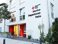 Außenansicht einer stationären Pflegeeinrichtung